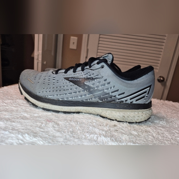 Brooks Black and Gray Athletic Shoes - Picture 1 of 6